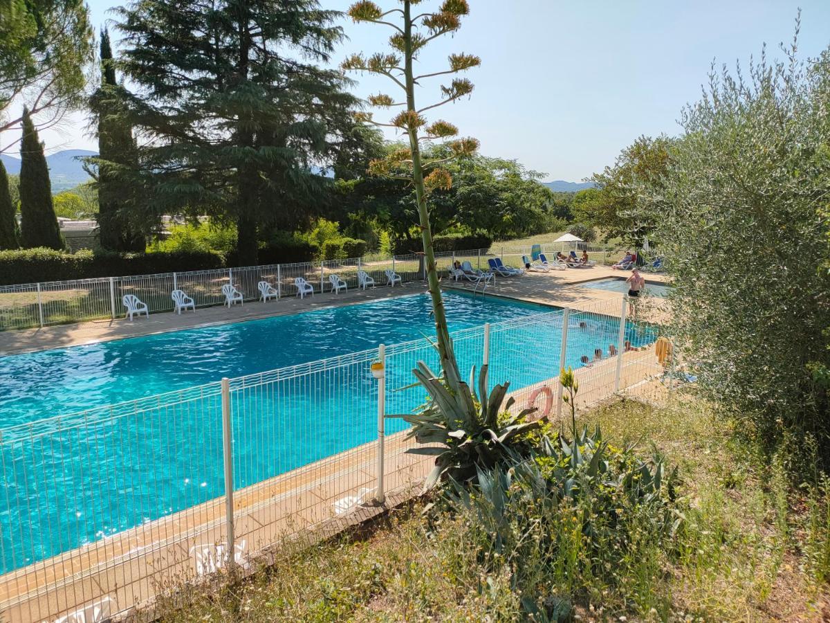 Residence Vacances Bleues Lou Castel Berrias-et-Casteljau Bagian luar foto