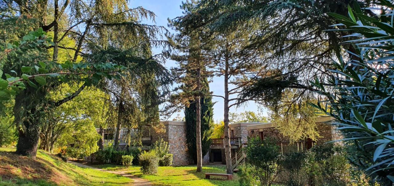Residence Vacances Bleues Lou Castel Berrias-et-Casteljau Bagian luar foto